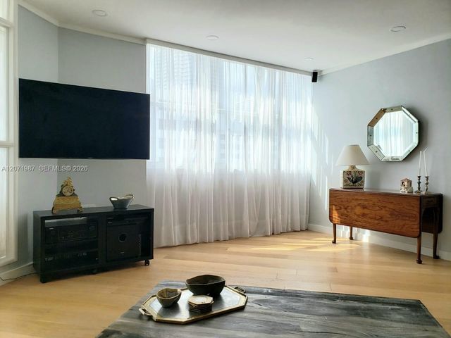 801 Brickell Bay Drive 1767, Miami, FL 33131