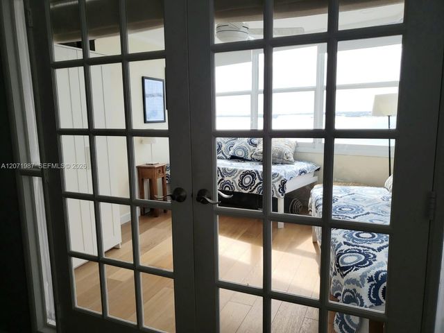 801 Brickell Bay Drive 1767, Miami, FL 33131