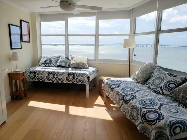 801 Brickell Bay Drive 1767, Miami, FL 33131