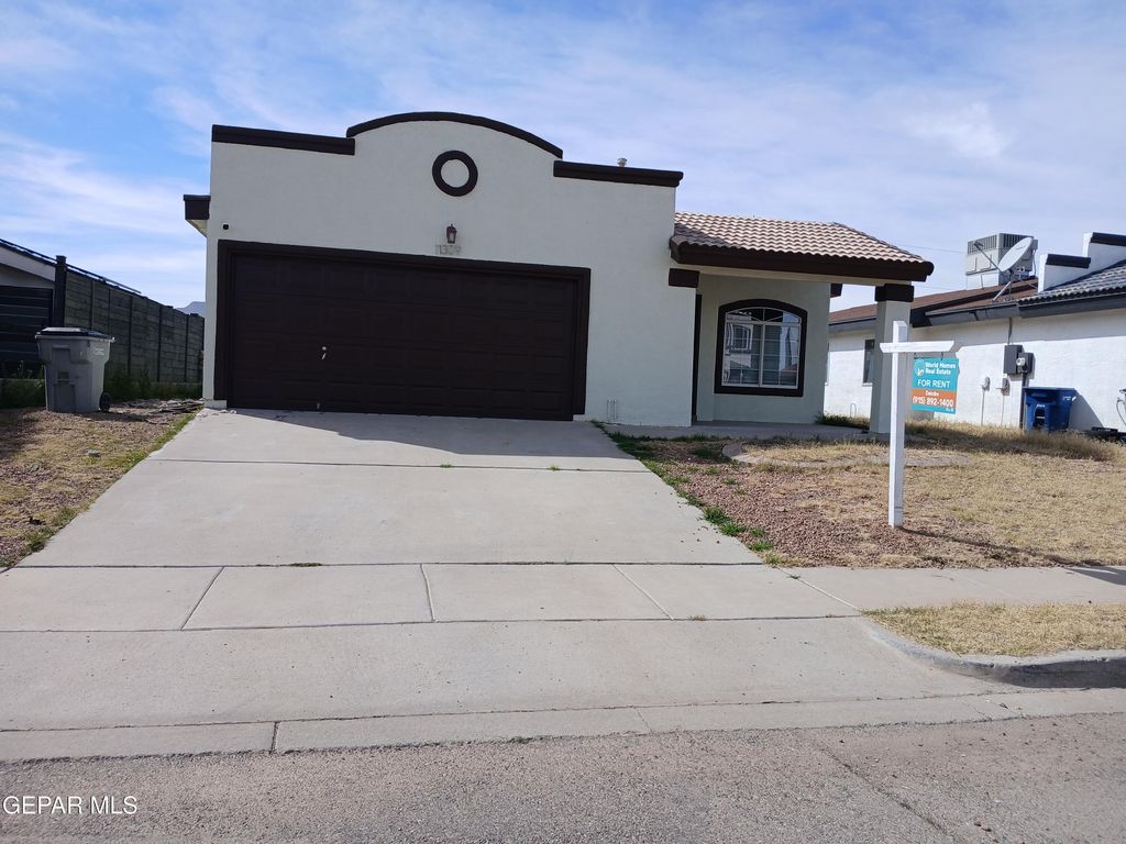 11309 CHARLES REYNOLDS Lane, El Paso, TX 79934