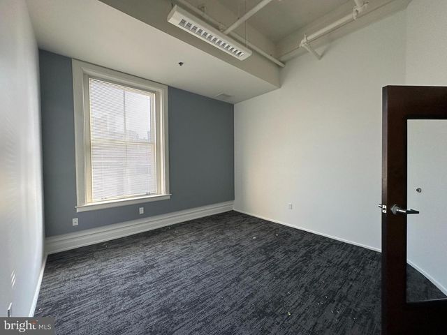 40 N CHRISTIAN ST #202 OFFICE 305, Lancaster, PA 17602