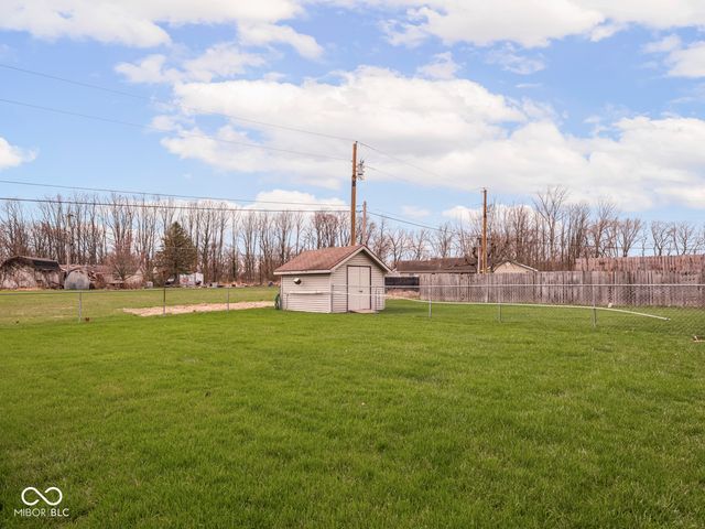 3622 W Starlight Drive, Connersville, IN 47331