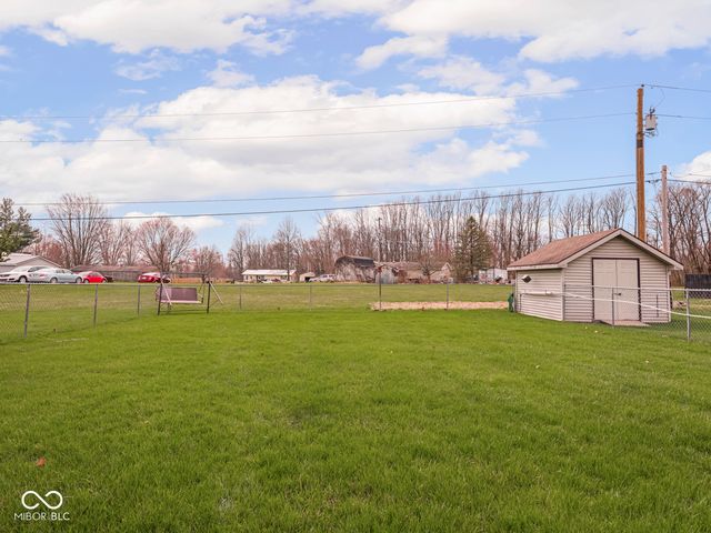 3622 W Starlight Drive, Connersville, IN 47331