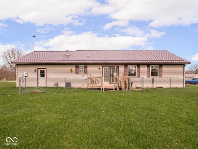 3622 W Starlight Drive, Connersville, IN 47331