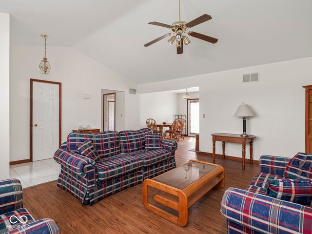 3622 W Starlight Drive, Connersville, IN 47331