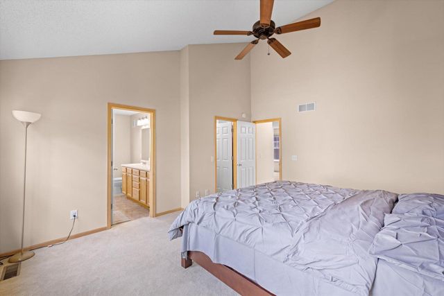 10756 Falling Water Lane D, Woodbury, MN 55129