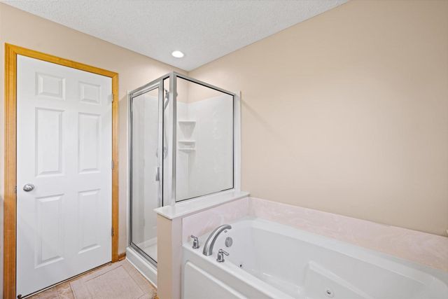 10756 Falling Water Lane D, Woodbury, MN 55129
