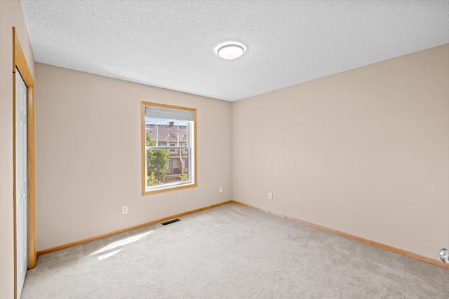 10756 Falling Water Lane D, Woodbury, MN 55129