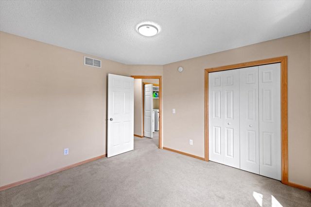 10756 Falling Water Lane D, Woodbury, MN 55129