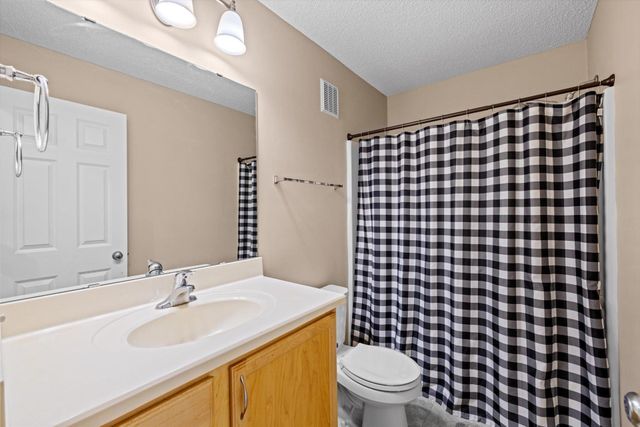 10756 Falling Water Lane D, Woodbury, MN 55129