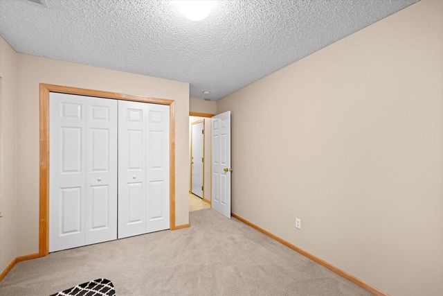 10756 Falling Water Lane D, Woodbury, MN 55129