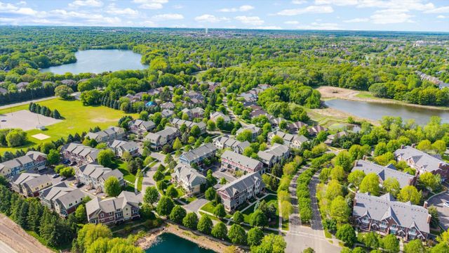 10756 Falling Water Lane D, Woodbury, MN 55129