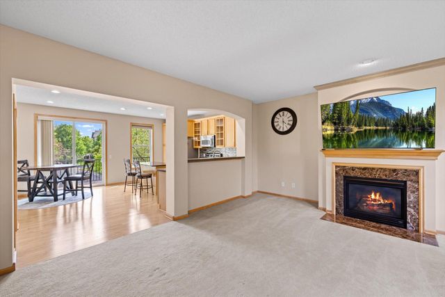 10756 Falling Water Lane D, Woodbury, MN 55129