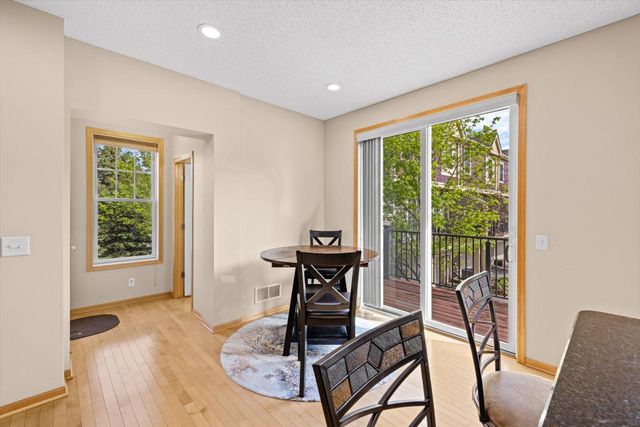 10756 Falling Water Lane D, Woodbury, MN 55129