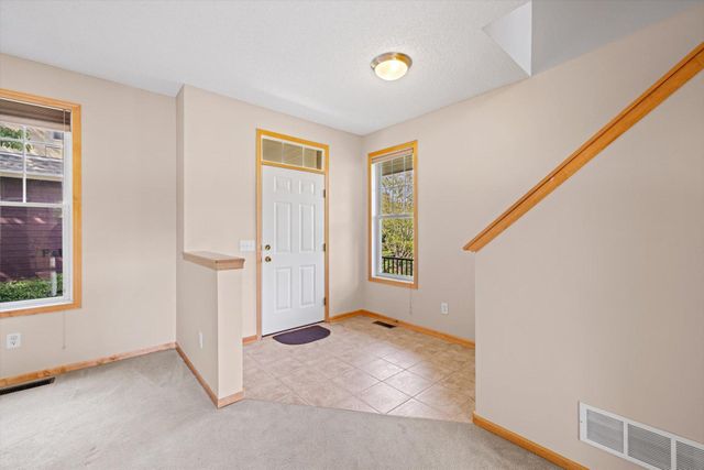 10756 Falling Water Lane D, Woodbury, MN 55129