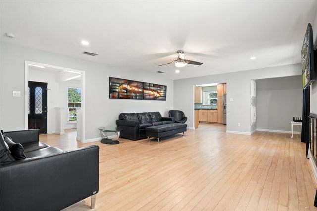 6906 One Oak RD, Austin, TX 78749