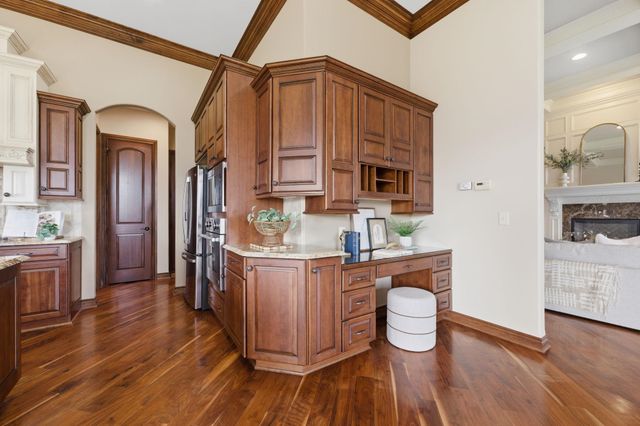 532 N Belle Terre Cir, Wichita, KS 67230