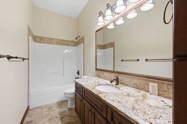 532 N Belle Terre Cir, Wichita, KS 67230