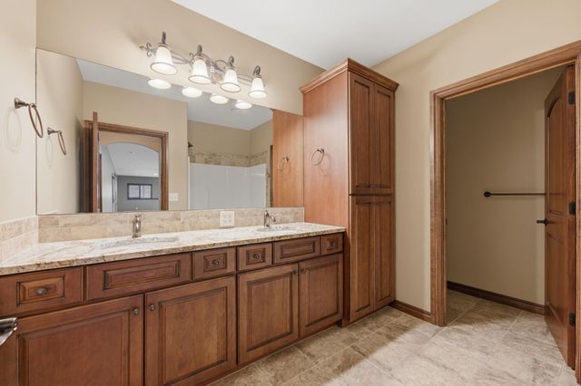 532 N Belle Terre Cir, Wichita, KS 67230