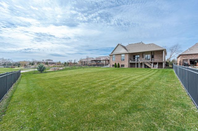 532 N Belle Terre Cir, Wichita, KS 67230