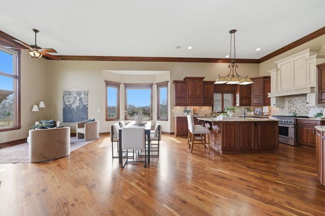 532 N Belle Terre Cir, Wichita, KS 67230