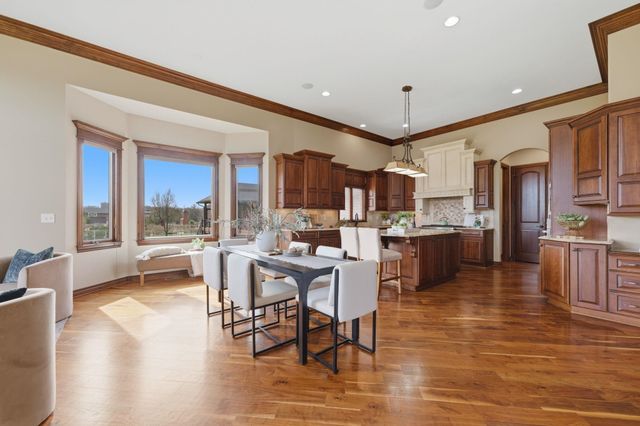 532 N Belle Terre Cir, Wichita, KS 67230