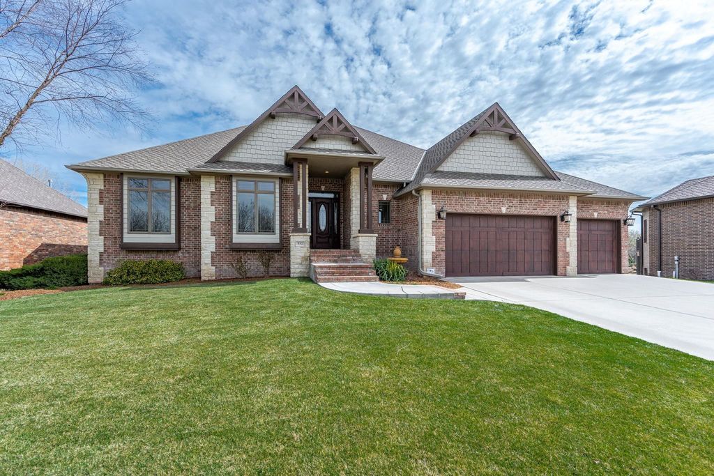 532 N Belle Terre Cir, Wichita, KS 67230