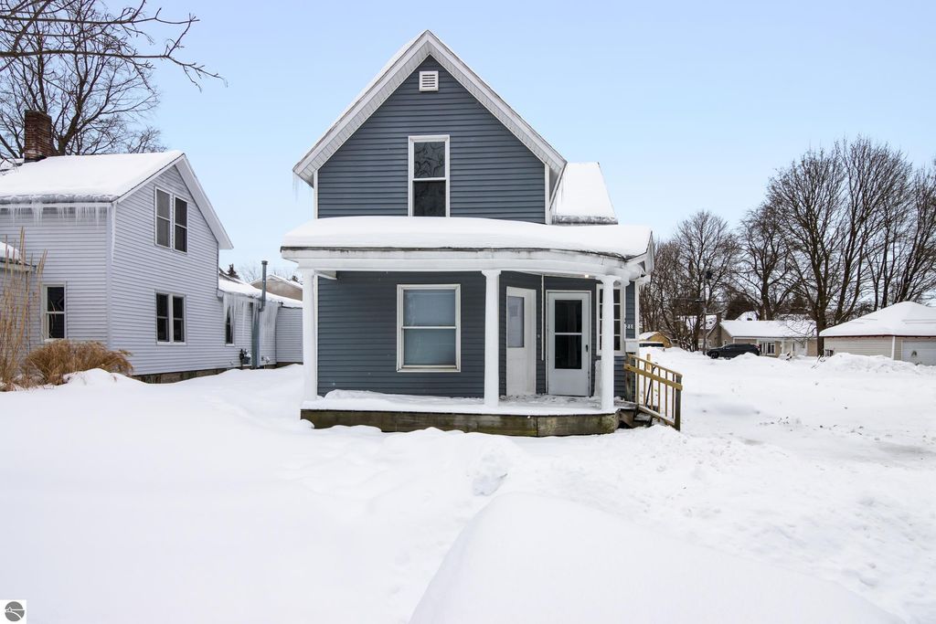 Image 18 of property listing at 218 E River Street, Cadillac, MI 49601