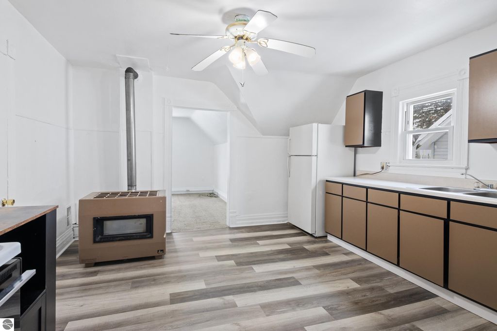 Image 6 of property listing at 218 E River Street, Cadillac, MI 49601