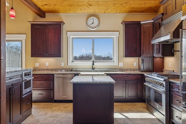 1224 Hangar Rd, Springfield, TN 37172