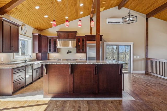 1224 Hangar Rd, Springfield, TN 37172