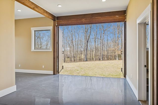 1224 Hangar Rd, Springfield, TN 37172
