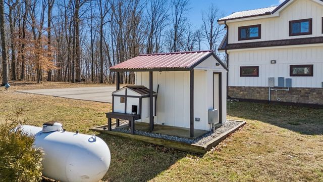 1224 Hangar Rd, Springfield, TN 37172