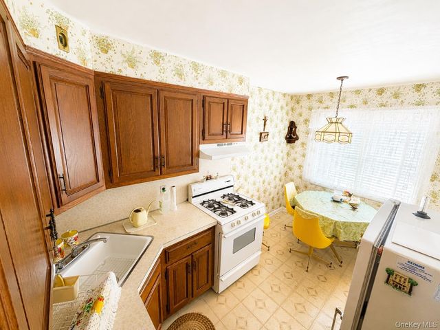 7315 Cook Avenue, Middle Village, NY 11379