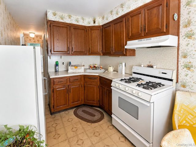 7315 Cook Avenue, Middle Village, NY 11379