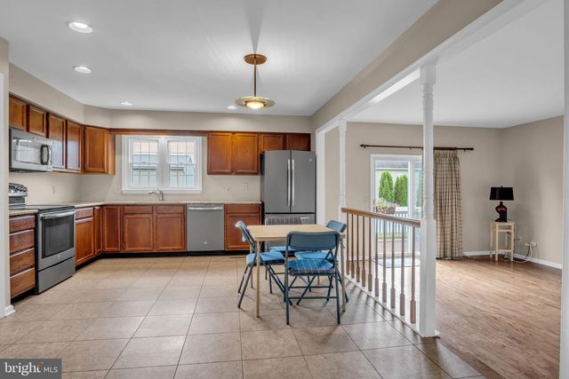 14 BLUE SPRUCE DR, Enola, PA 17025
