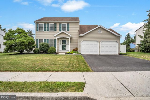 14 BLUE SPRUCE DR, Enola, PA 17025