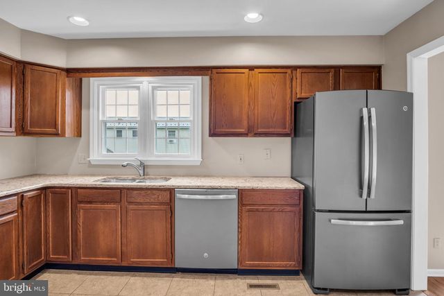 14 BLUE SPRUCE DR, Enola, PA 17025