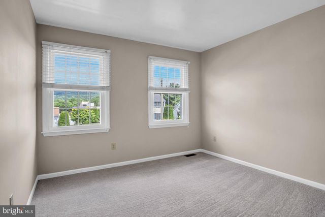 14 BLUE SPRUCE DR, Enola, PA 17025