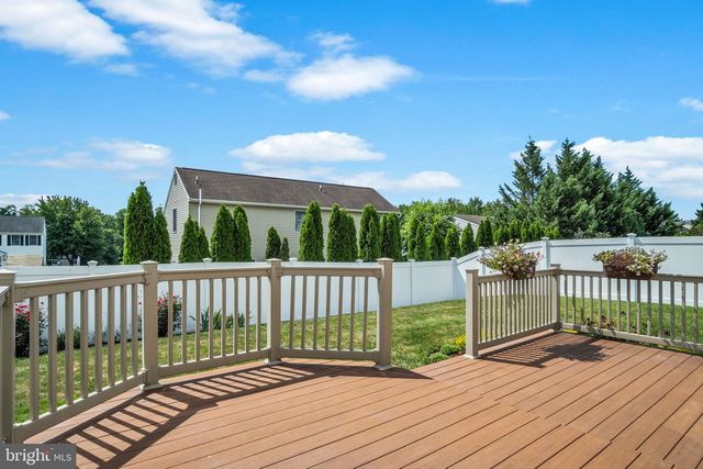 14 BLUE SPRUCE DR, Enola, PA 17025