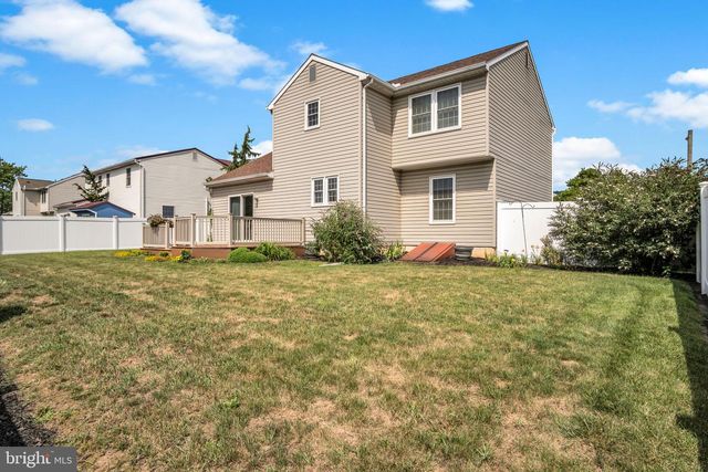 14 BLUE SPRUCE DR, Enola, PA 17025