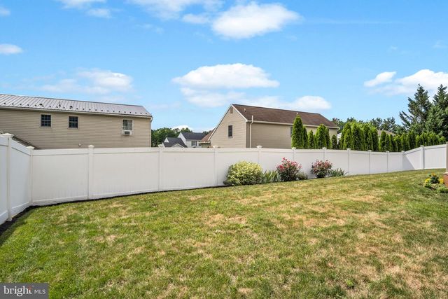 14 BLUE SPRUCE DR, Enola, PA 17025