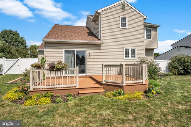 14 BLUE SPRUCE DR, Enola, PA 17025