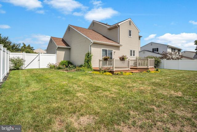 14 BLUE SPRUCE DR, Enola, PA 17025