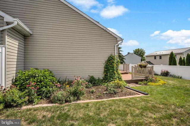 14 BLUE SPRUCE DR, Enola, PA 17025