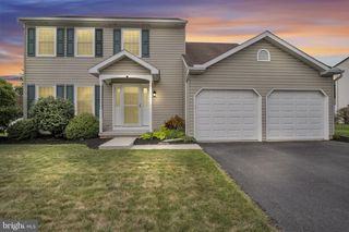 14 BLUE SPRUCE DR, Enola, PA 17025