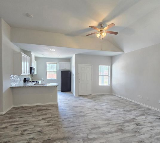 4410 Larkspur Street B, Houston, TX 77051