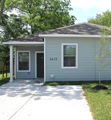 4410 Larkspur Street B, Houston, TX 77051