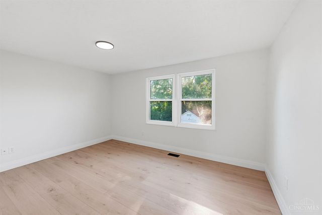 1403 Kingsbury Drive, Forest Park, OH 45240