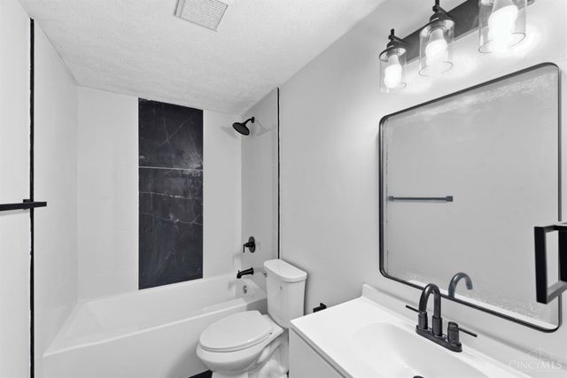 1403 Kingsbury Drive, Forest Park, OH 45240